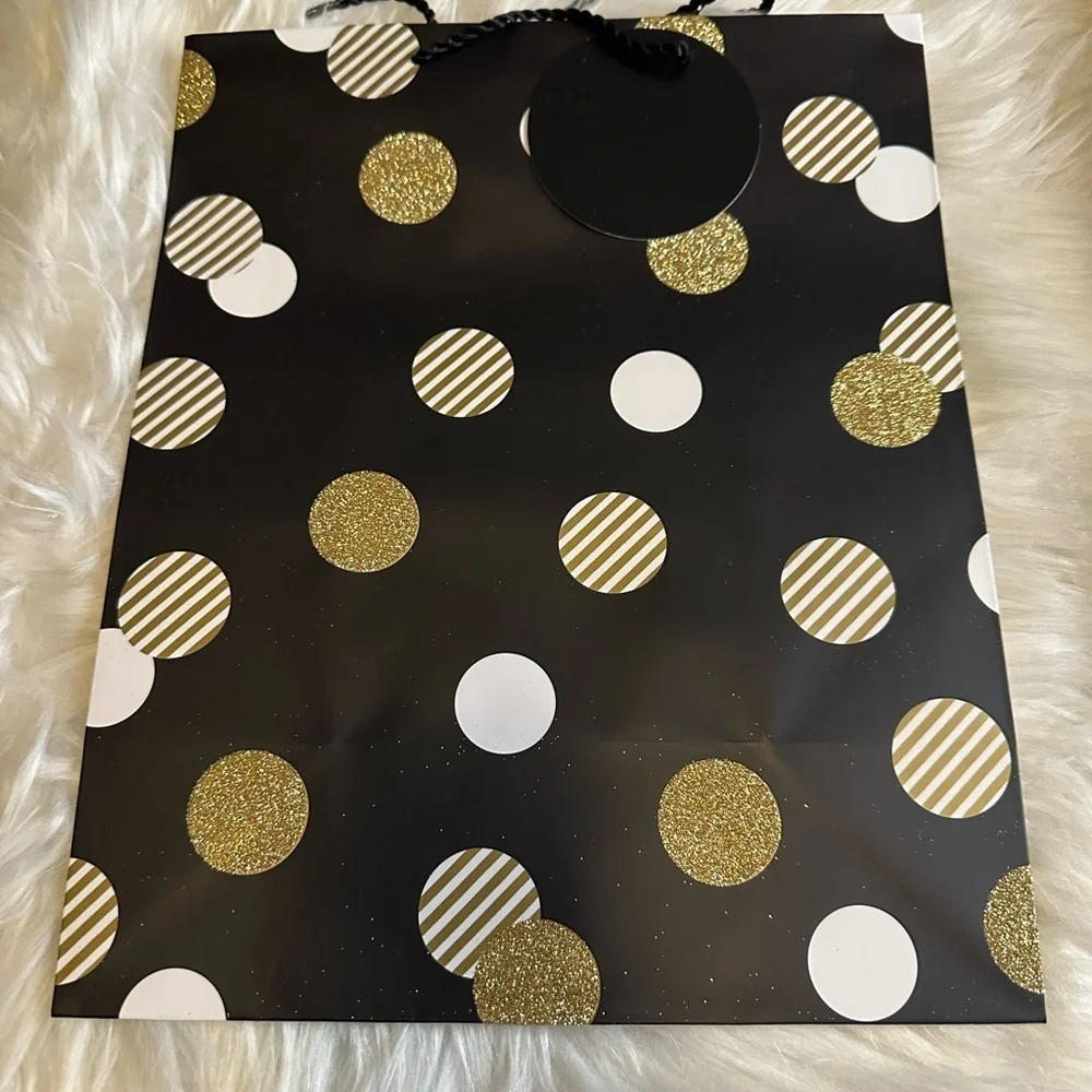 🩵5/$8 Elegant Black and Gold Gift Bag